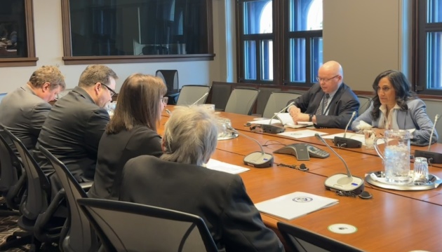 Глава МЗС Канади запевнила представників української громади у підтримці України