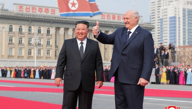 Лукашенко прибув із першим державним візитом до Північної Кореї