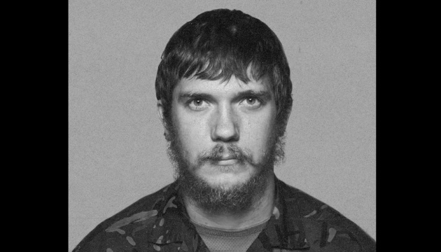 У Києві вулицю Червону перейменували на честь бійця «Азову» Василя Копаня