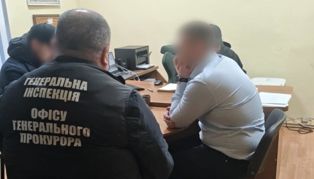 На Київщині викрили двох прокурорів, які вимагали з підприємця $50 тисяч