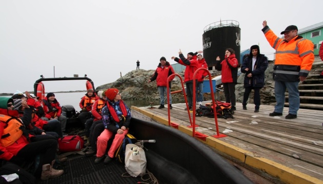 На антарктичній станції «Академік Вернадський» завершилася перезмінка річних команд
