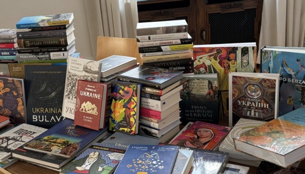 Українська книжкова поличка у Страсбурзі поповнилася новими виданнями