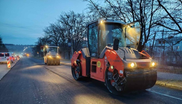 За тиждень відремонтували 1 мільйон квадратних метрів доріг - Кулеба