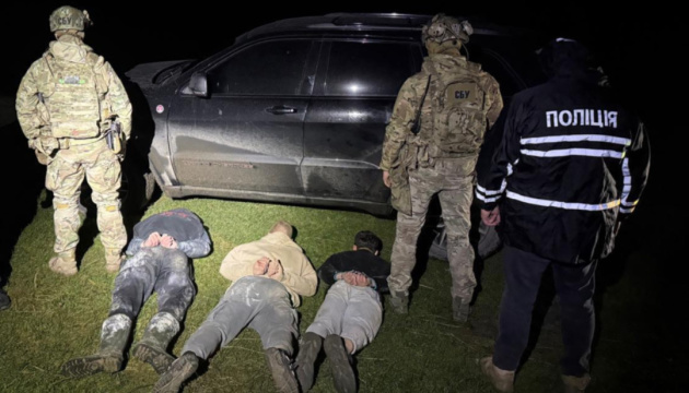 На Прикарпатті у наркоділків вилучили 165 кілограмів амфетаміну та арсенал зброї