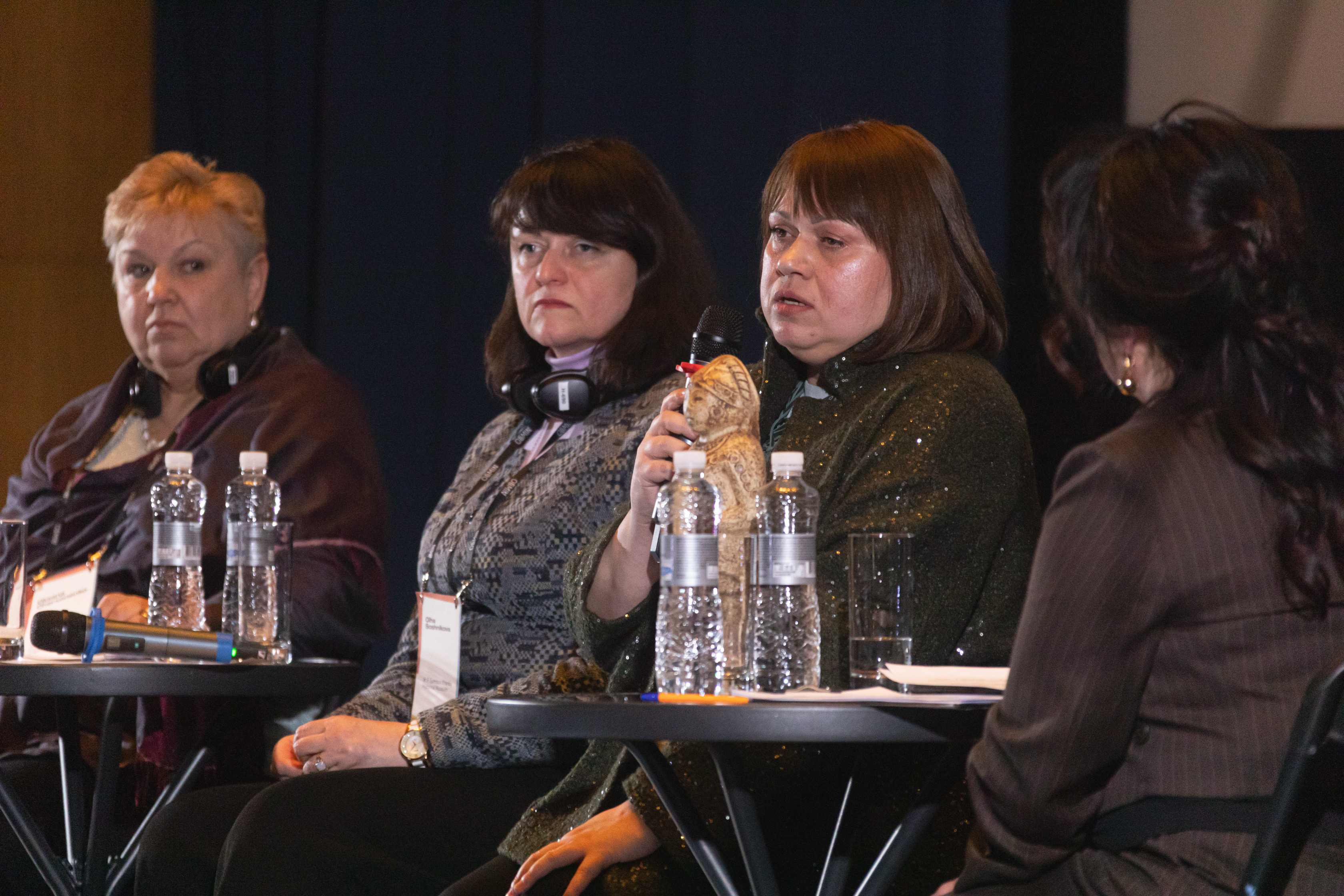 Зліва направо: Оксана Червоненко, Ольга Сошнікова, Олеся Мілованова