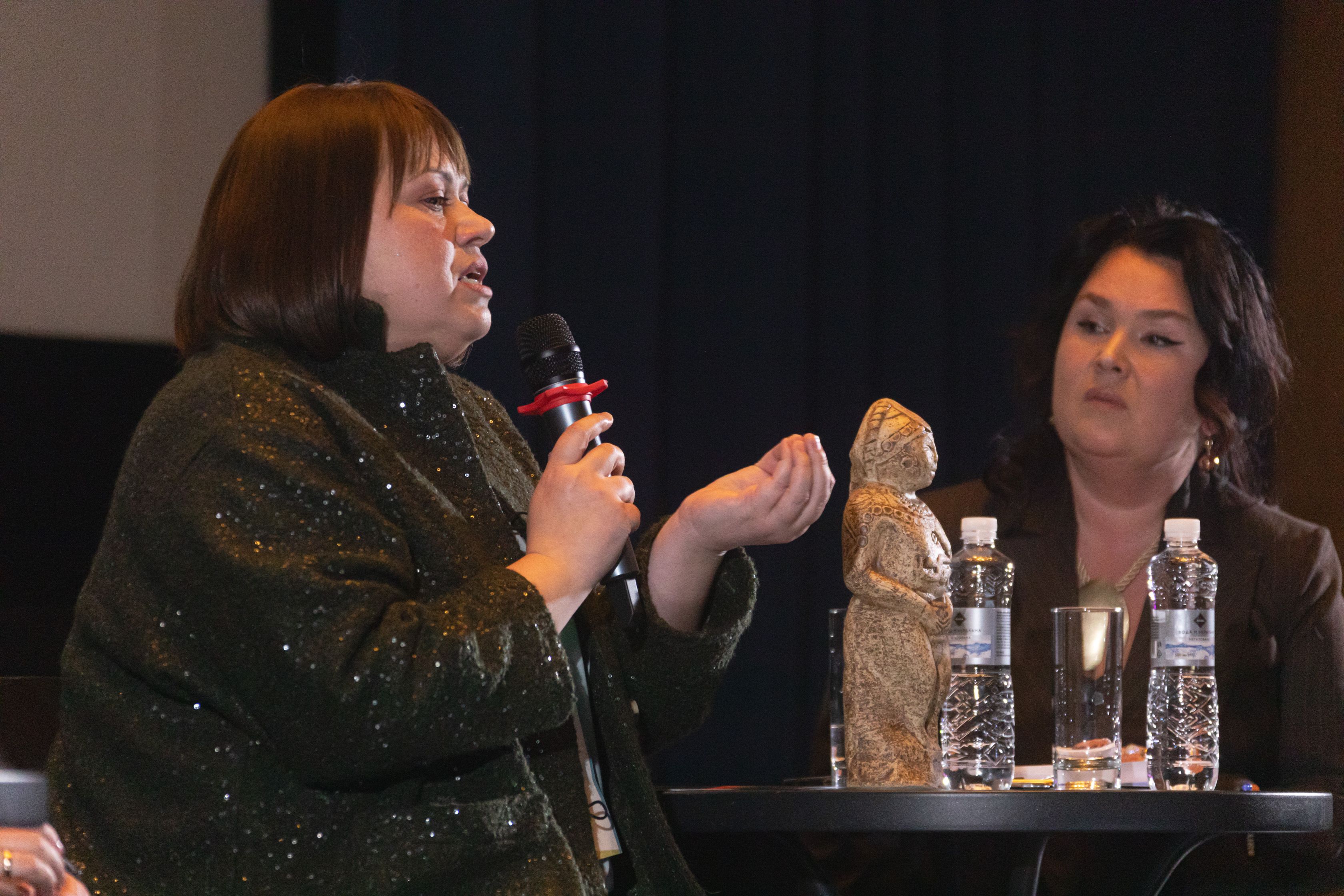  Олеся Мілованова, Любов Базів