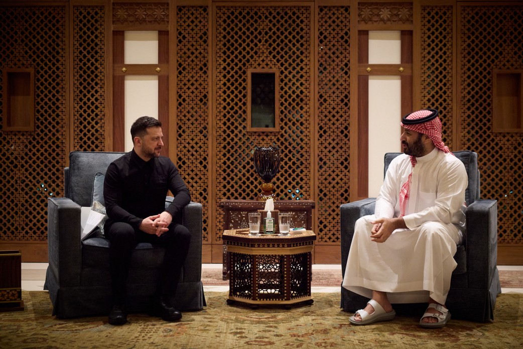 Ukrainian President Volodymyr Zelensky and Crown Prince of Saudi Arabia Mohammed bin Salman Al Saud