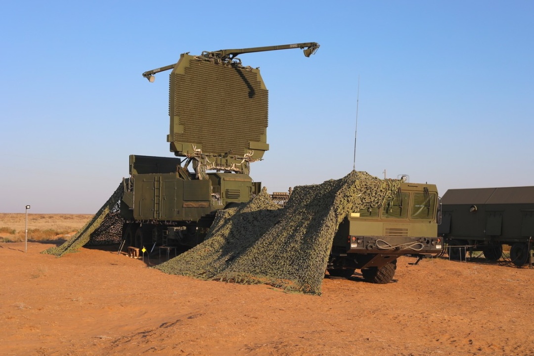 Трикоординатна радіолокаційна станція «Надгробок» (64Н6), складова зенітно-ракетних систем великої дальності С-300ПМУ та С-400.