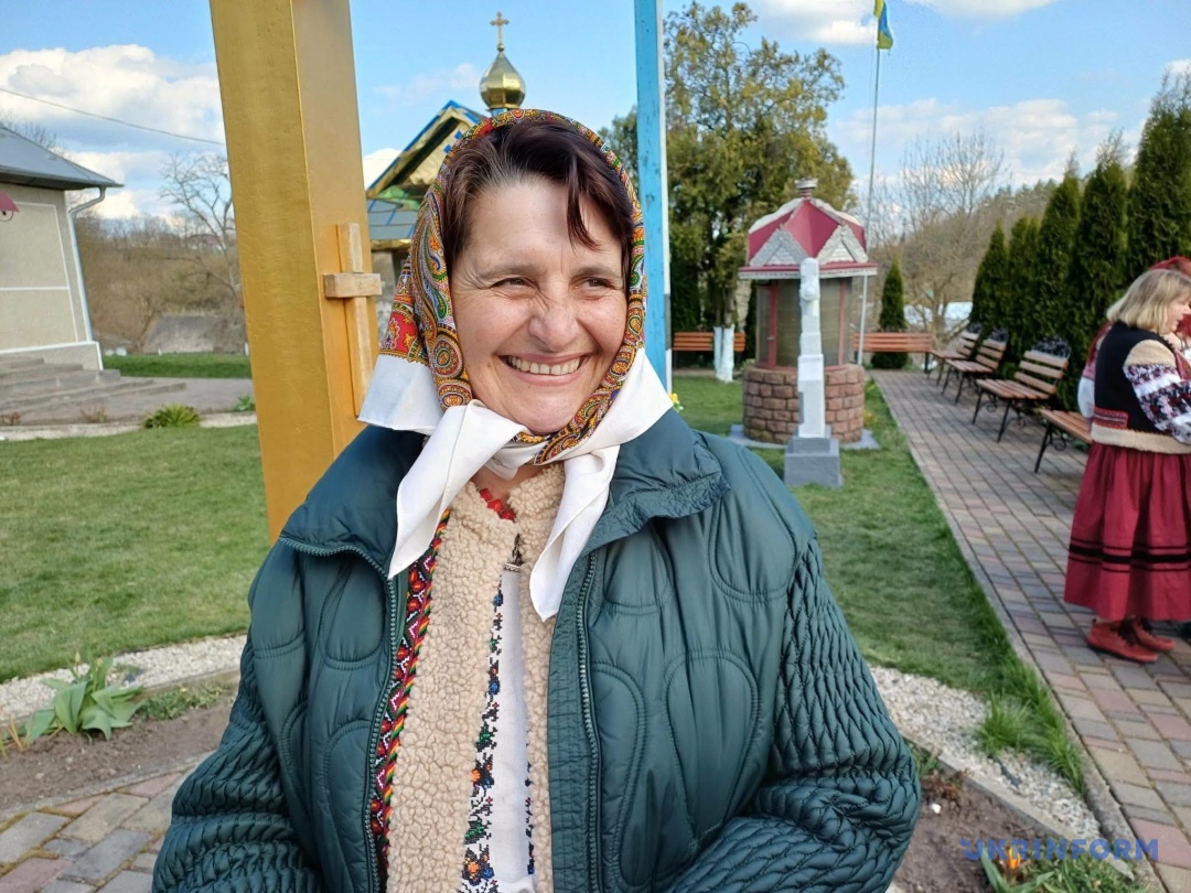 художній керівник Будинку культури села Чортовець Оксана Головецька