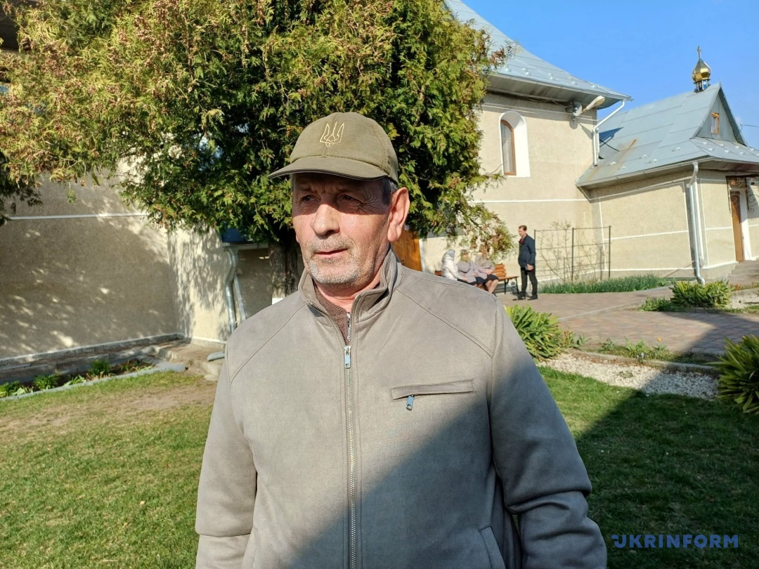 Василь, волонтер