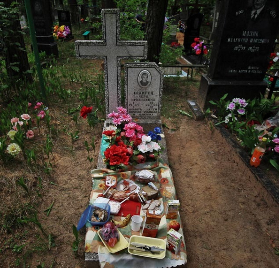 Традиційний поминальний стіл на Поліссі. Фото: polissia.net