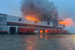 Drones rusos destruyen una terminal de Nova Post y dañan un almacén de alimentos y un edificio de apartamentos en Lutsk
