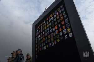 У столиці встановили памʼятний знак до четвертої річниці звільнення Київщини