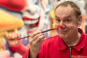 У Росії німецького карнавального скульптора засудили до 8,5 років в’язниці за сатиру на Путіна