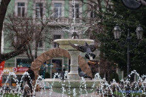 В Україні завтра дощитиме, вдень прогріє до +20°