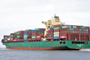 Судно, яке належить Франції, вперше з часів війни в Ірані вийшло з Ормузької протоки - Bloomberg