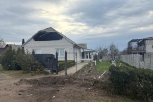 На Черкащині під час нічної атаки пошкоджені житлові будинки та автомобілі