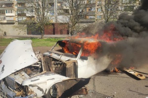 Війська РФ зранку обстрілюють Нікополь, пошкоджені будинки та дитсадок