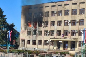 На Луганщині дрон ударив по будівлі окупаційної адміністрації у Старобільську