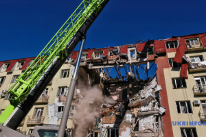 Zelensky: Russian attack on Odesa kills three, including child, and injures 18