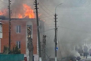 Росіяни вдарили безпілотником по будівлі податкової у Новгород-Сіверському