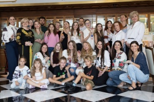 Українки в ОАЕ провели масштабні майстерні з писанкарства попри безпекові виклики