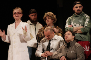 Театральна терапія: як сцена допомагає ветеранам пережити досвід війни