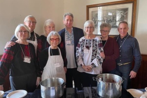 У США родина волонтерів самостійно організувала акцію «Борщ для України» та зібрала $28 тисяч