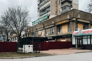 У Сумах з аварійного будинку, в який влучив російський дрон, відселять жителів