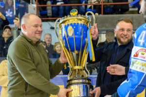 Відомі володарі індивідуальних призів чеемпіонату України з хокею