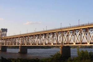 У Кременчуці з 14 квітня тимчасово обмежать рух мостом через Дніпро