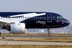 Бортпровідники Lufthansa оголосили страйк