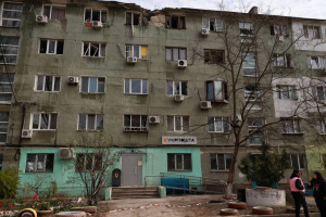 Rusos atacan con FAB-250 el centro de Kramatorsk, dejando 10 heridos