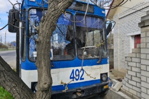 Militärverwaltung von Cherson melden erneuen russischen Angriff auf öffentlichen Verkehr