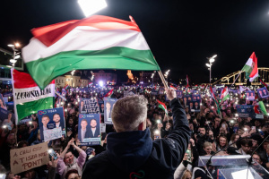 Партія «Тиса» планує виключити компанії, пов’язані з Орбаном, з програми оборонних кредитів ЄС - Bloomberg