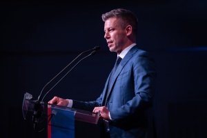 Мадяр обіцяє призупинити роботу державних ЗМІ та забезпечити свободу преси в Угорщині