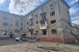 Росіяни атакували дронами Краматорськ - пошкоджені багатоповерхівки та крамниці, є поранені