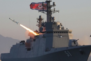 Кім Чен Ин спостерігав за випробуванням ракет з нового корабля