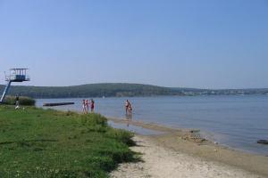 Russen werfen sechs Fliegerbomben auf Staudamm in der Region Charkiw ab