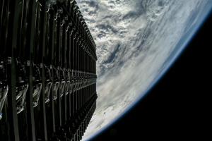 SpaceX запустила в космос ще дві партії супутників Starlink