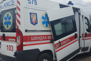 Травмовані медики, розбита «швидка»: у КМДА розповіли деталі повторного удару в столиці