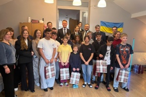 Посол України у Польщі відвідав евакуйованих дітей у місті Лодзь