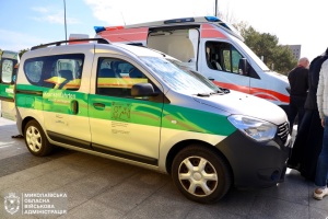 Миколаївщина отримала від Нижньої Саксонії дві карети «швидких» та спецавтомобіль для маломобільних людей
