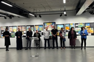 У хорватському Карловаці відкрилася виставка дитячих малюнків і артефактів війни