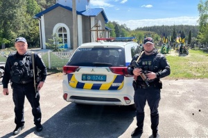 У прифронтових регіонах близько 1000 кладовищ заборонили відвідувати у поминальні дні