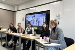 Le rôle de l'art ukrainien comme forme de résistance en temps de guerre a été au centre des débats à Paris