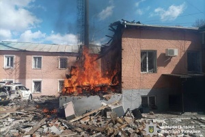 У Прилуках через атаку РФ постраждала людина, у будівлі поліції - пожежа