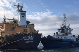 Les ports ukrainiens atteignent 98 % de leur plan de manutention malgré des attaques russes répétées 