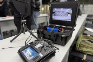 Міноборони вперше впроваджує у війську універсальну наземну станцію для оптоволоконних дронів