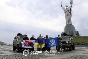 СКУ передав парамедикам Донеччини броньовані швидкі з системами РЕБ